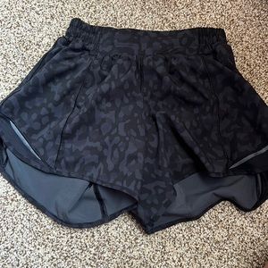 Lulu camo hotty hot 2.5 low rise